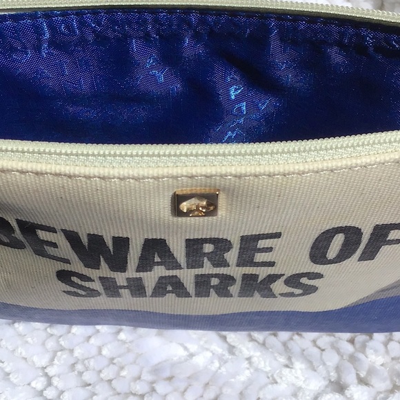 💙 LOVED BEWARE OF SHARKS 🦈 Kate Spade Clutch - Picture 12 of 14